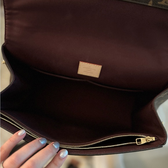 Louis Vuitton Cluny BB with removable leather shoulder strap - Picture 5 of 8